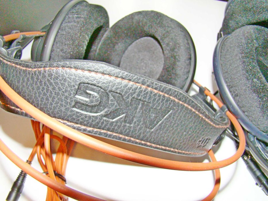 Наушники полноразмерные открытые, мониторного типа AKG K712 , K702