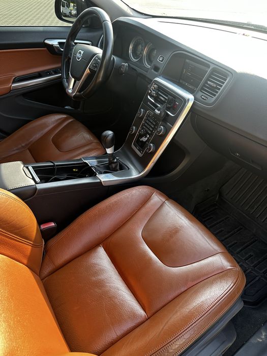 Продам власне авто volvo v60