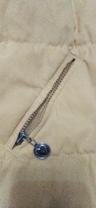 Жёлтая куртка москино moschino