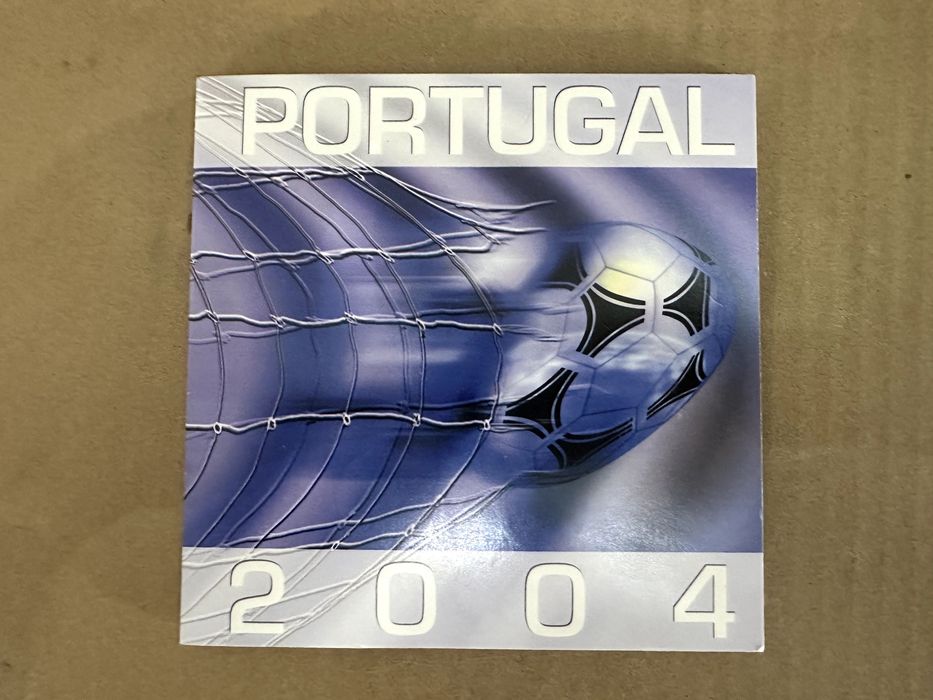 Carteira Portugal 2004 (Set 2002 + 8 Euros 2004) (Moeda Prata)