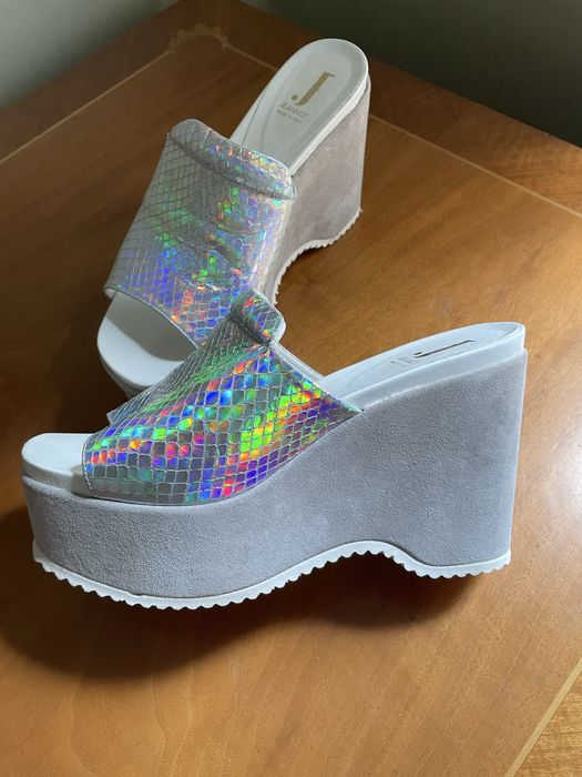 Жіночі шльопанці