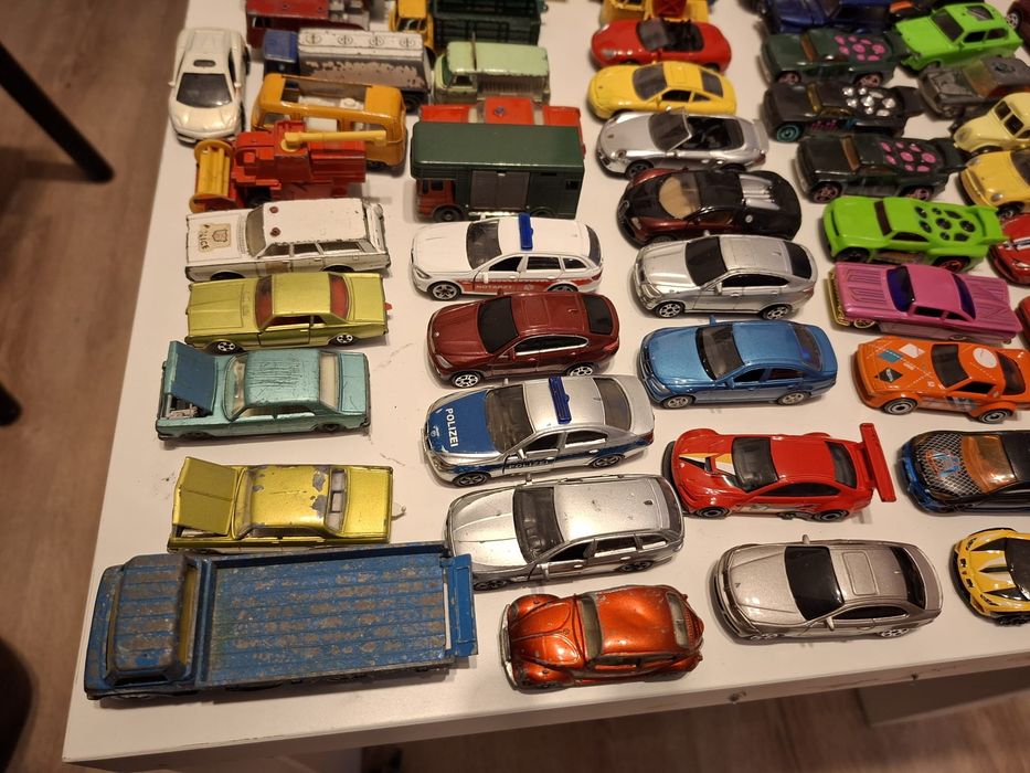 Modele Resoraki Hot wheels Matchbox Siku Welly Lesney  6