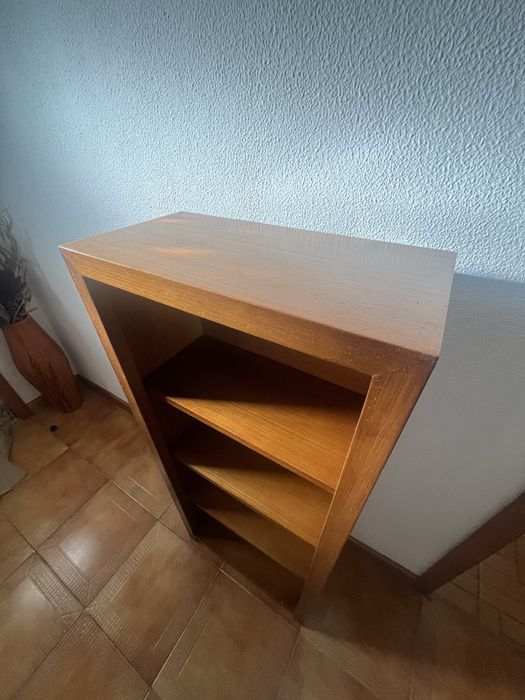 Estante em madeira