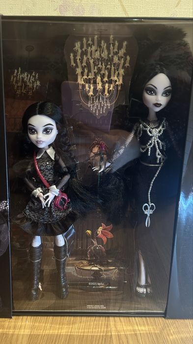 Addams family, monster high, skullector, семейка Аддамс, Венздей