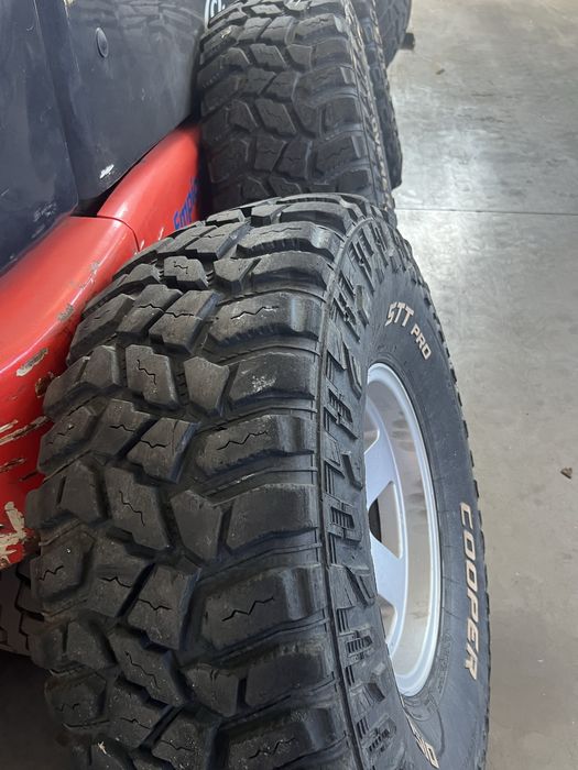 Vendo conjunto 35x12.5R15 cooper stt pro
