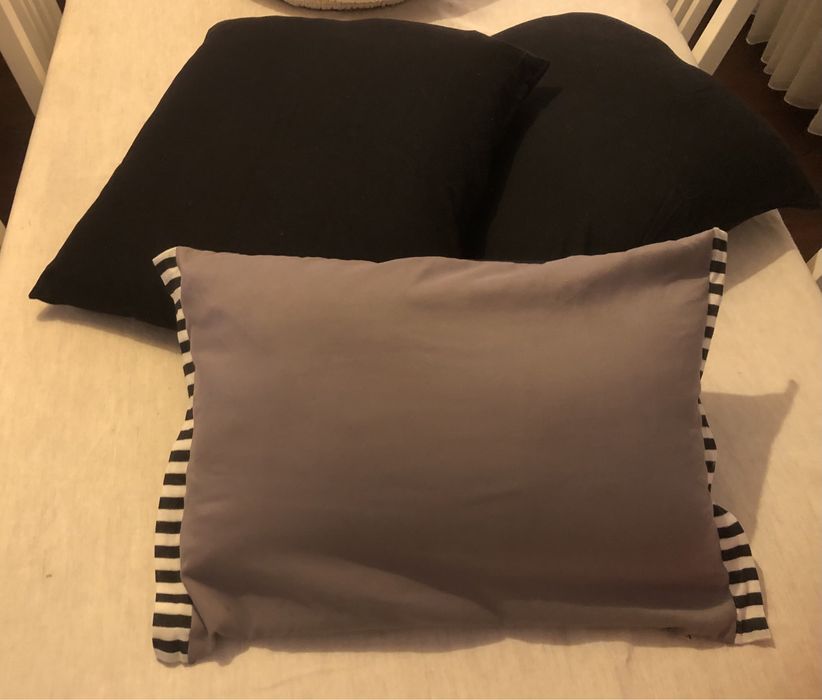 Almofadas pretas e 1 dupla fase