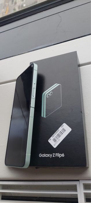 Sprzedam Smartfon Samsung Galaxy Z Flip6 Miętowy