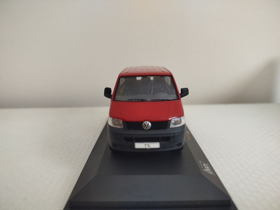 Miniatura Volkswagen T5 TDI 1/43 Nova
