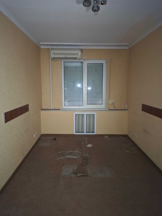 Приміщення з окремим входом, р-н Д, вул. Сагайдачного, 257