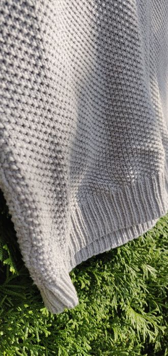 Szary sweterek 3/4 rękaw z zamkiem z tyłu M/L