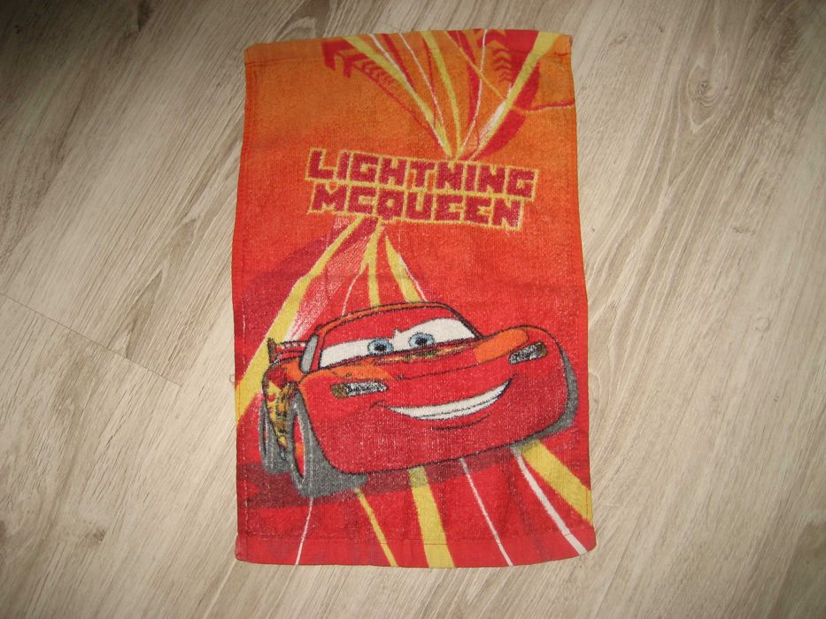 Disney - mały ręcznik z nadrukiem auta cars