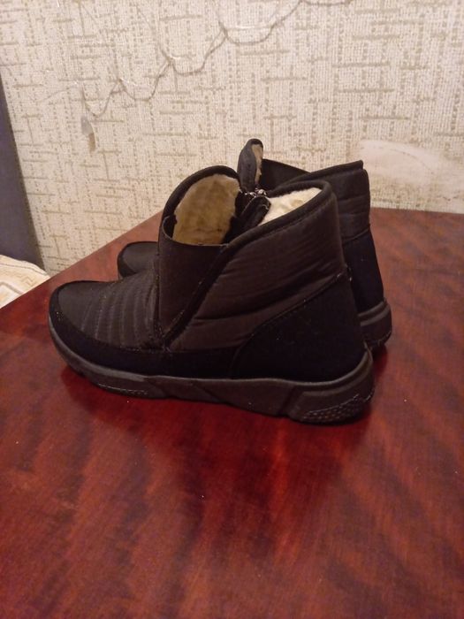 Продам дутики - полусапожки.