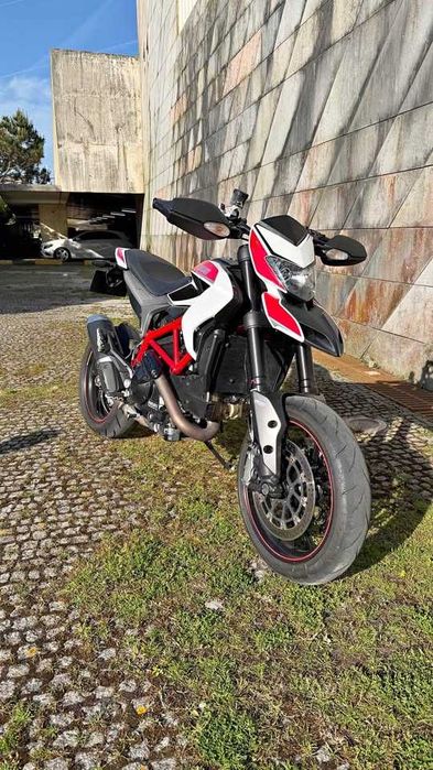 Ducati hypermotard 821 sp, 24mil km, Livro revisões na Marca, Desmo OK