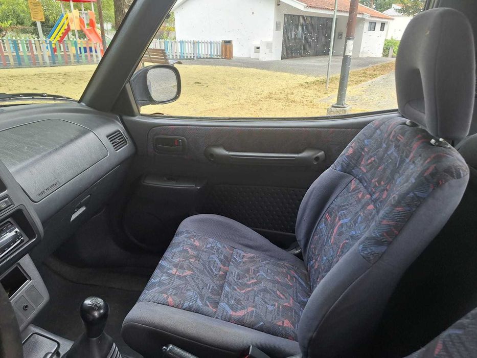 Toyota RAV4 2.0 4x4 – 1998 – 202.500 km – AC – Preto