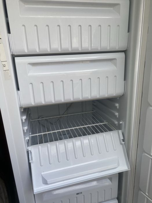 Морозильна камера Indesit