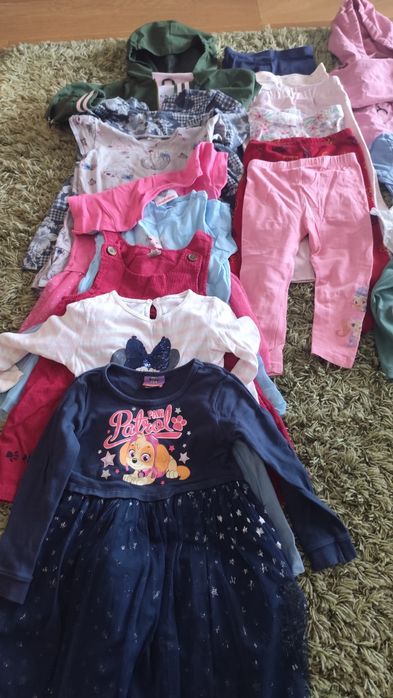 Paka ubrań dla dziewczynki 98/104