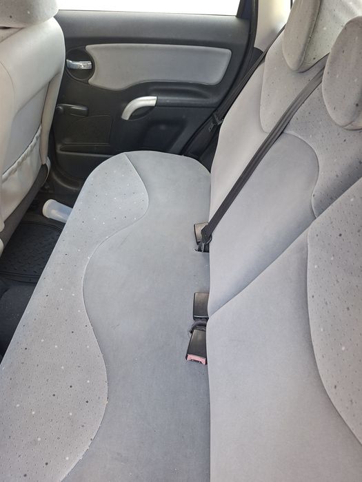 Vendo citroen c 3 ( só consigo mostrar ao fim de semana)