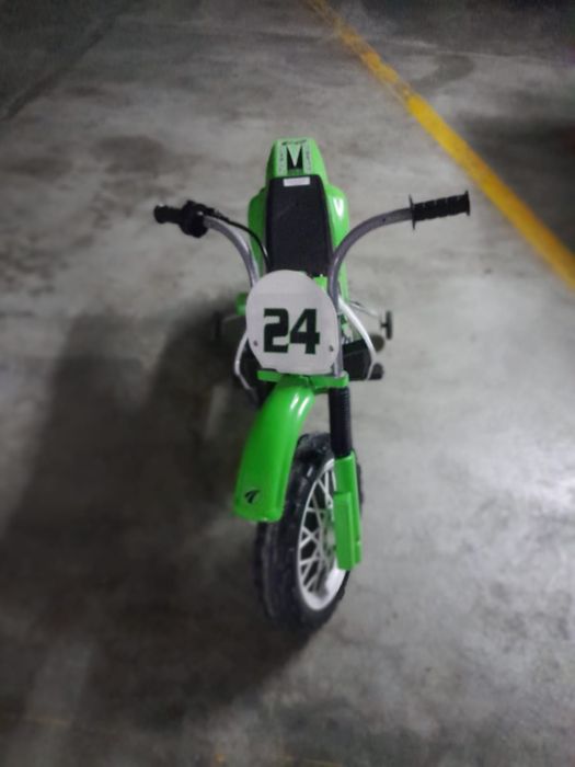Mota elétrica para criança