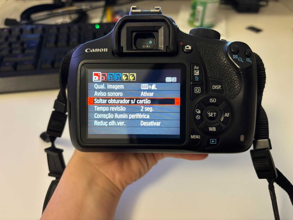 Canon EOS 1200D + EF-S 55-250mm + Acessórios