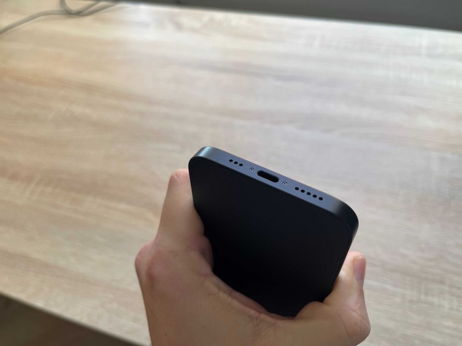 Новий - Apple iPhone 16e 128gb Black (100% батарея - 3 цикли)