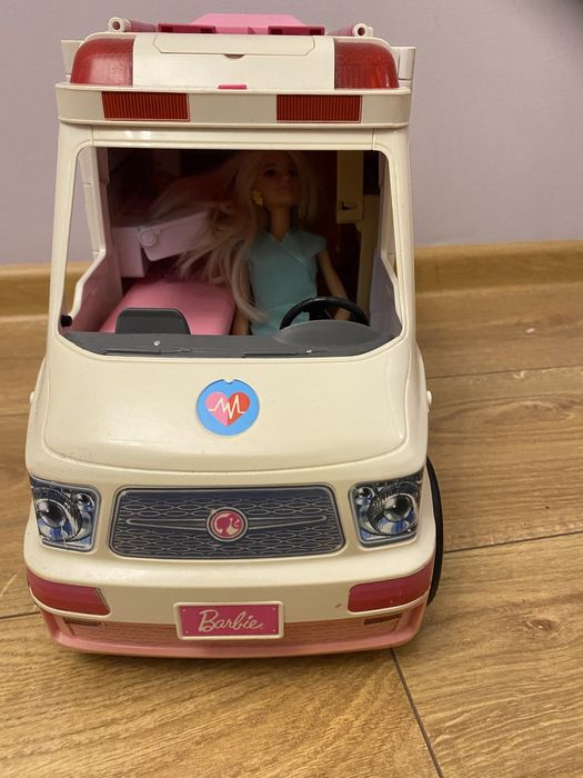 Karetka Barbie z akcesoriami
