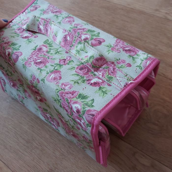 Сумка для косметики для подорожей