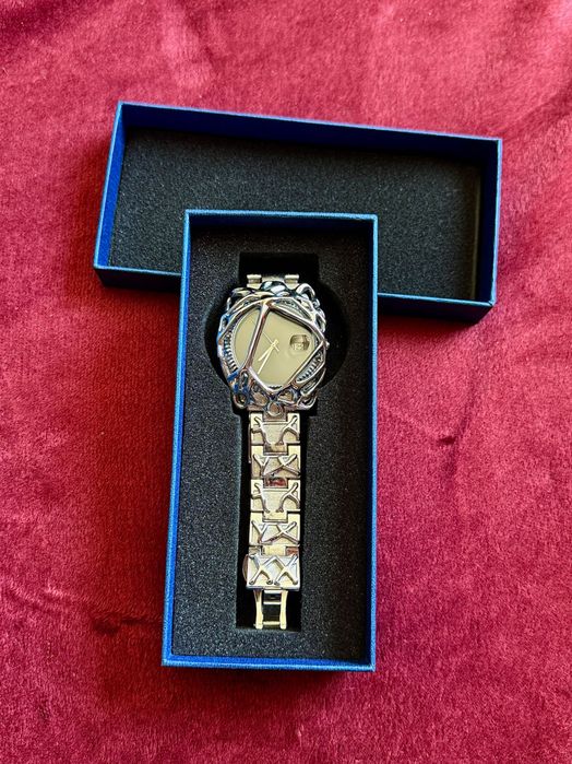 Nowoczesny zegarek Pintime