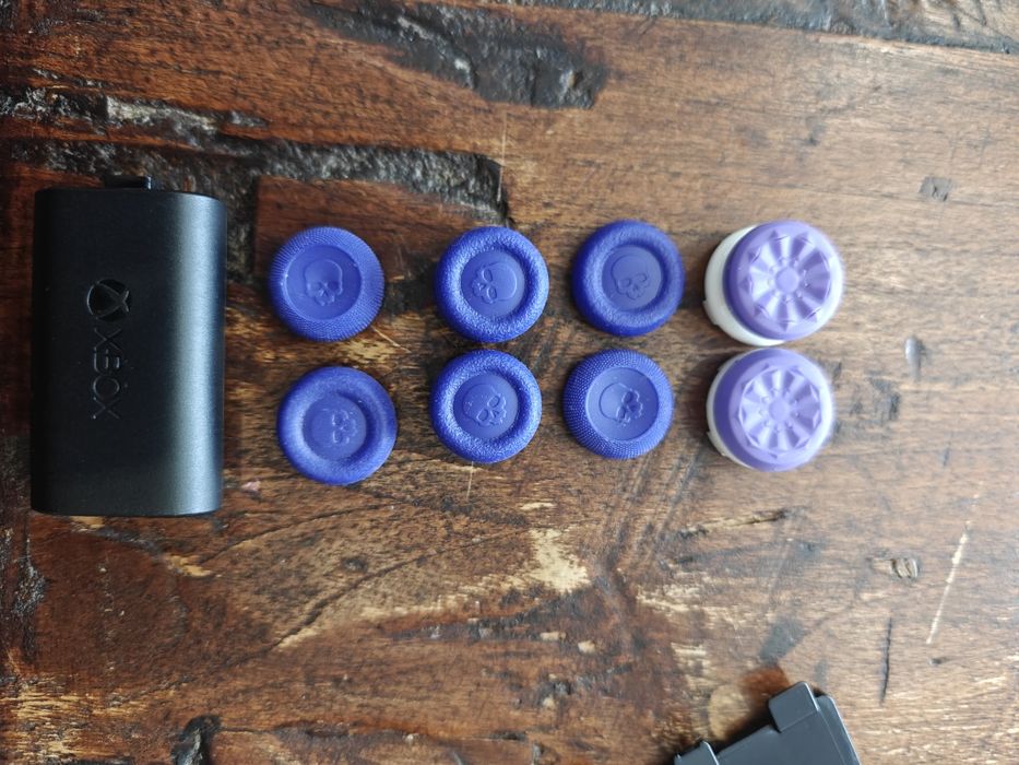 Comando xbox + bateria + kontrolfreeks + skull & co