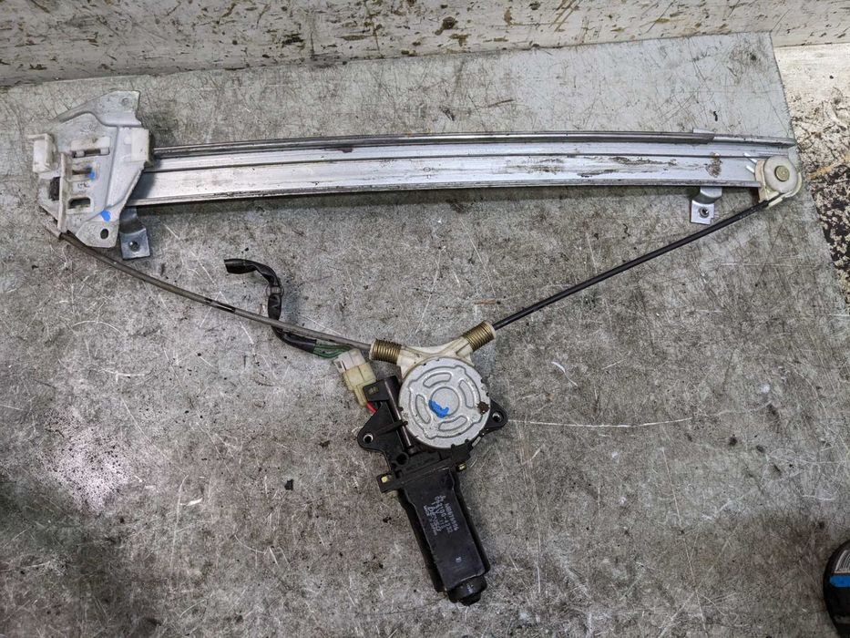 Mitsubishi Space Wagon Podnośnik Mechanizm Szyby Prawej Przedniej PP