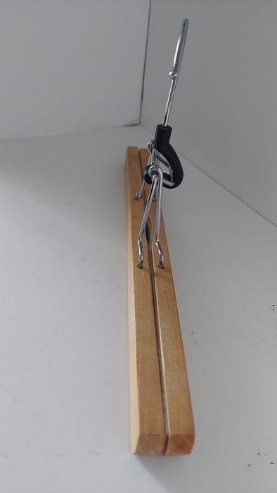Conjunto de 6 cabides em madeira