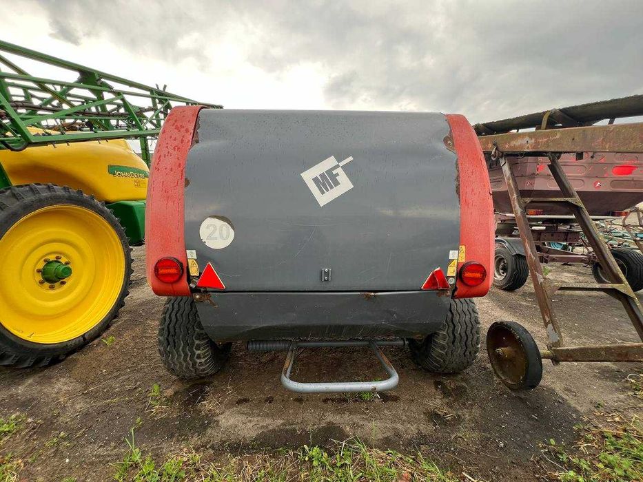 Прес-підбирач рулонний Metal Fach Z587