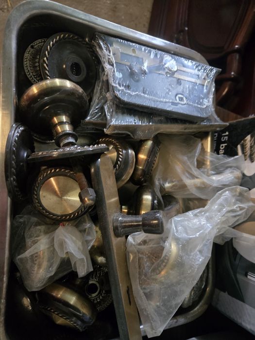 Puxadores,fechaduras,lava loiça