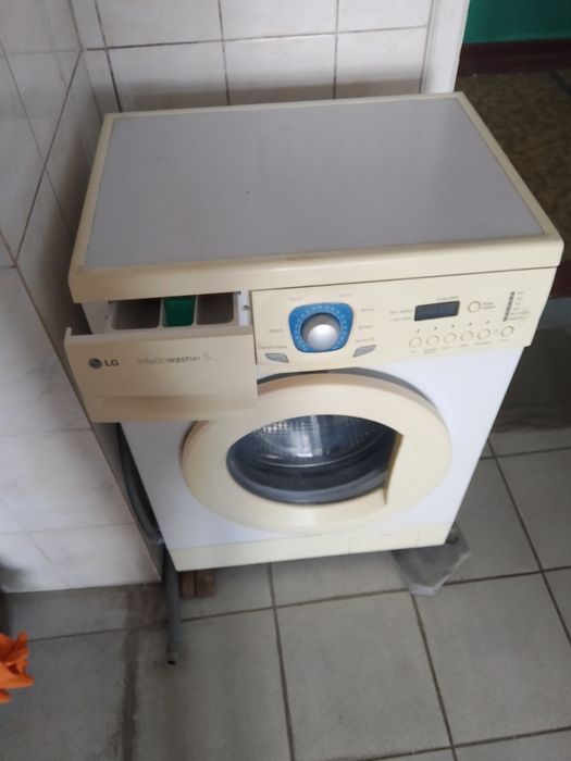 Продам стиральную машину срочно