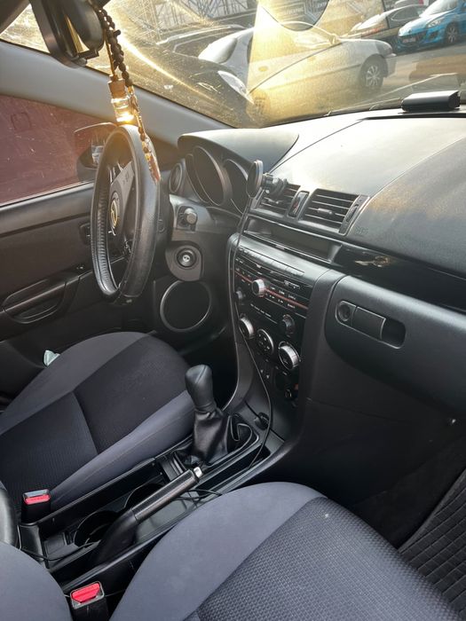 Продам Mazda 3  рік 2008