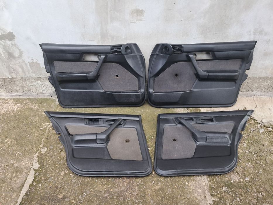 Продам дверные карты на BMW E34 БМВ Е34