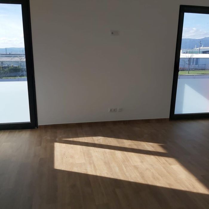 Pavimentos Vinilicos, Linoleos, Alcatifas e Revestimentos de Paredes.