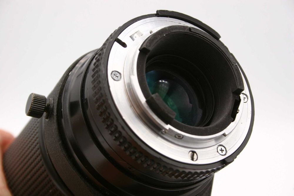 Nikon nikkor AF 75-300 4.5-5.6