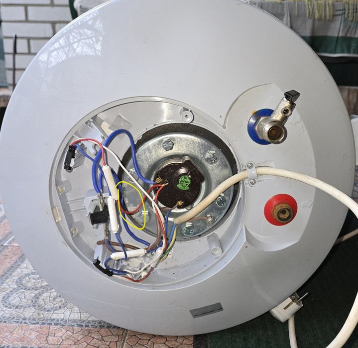 Бойлер TESY Bilight GCV 804415 B11 TSR 80 л.
Потік, електроніка фу