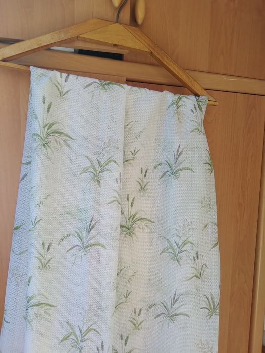 Продам тюль. 2 шт.