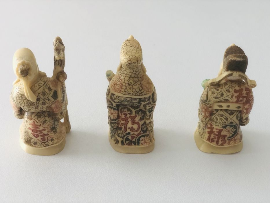 Figuras japonesas assinadas