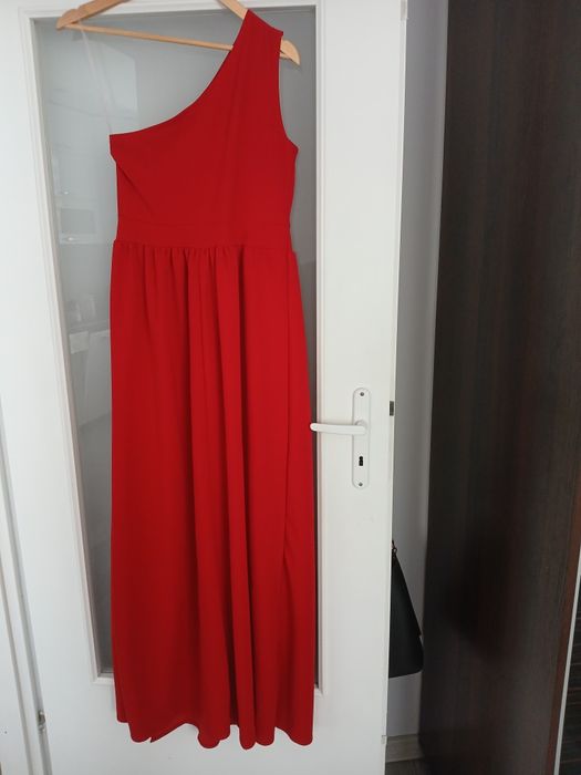 Czerwona sukienka