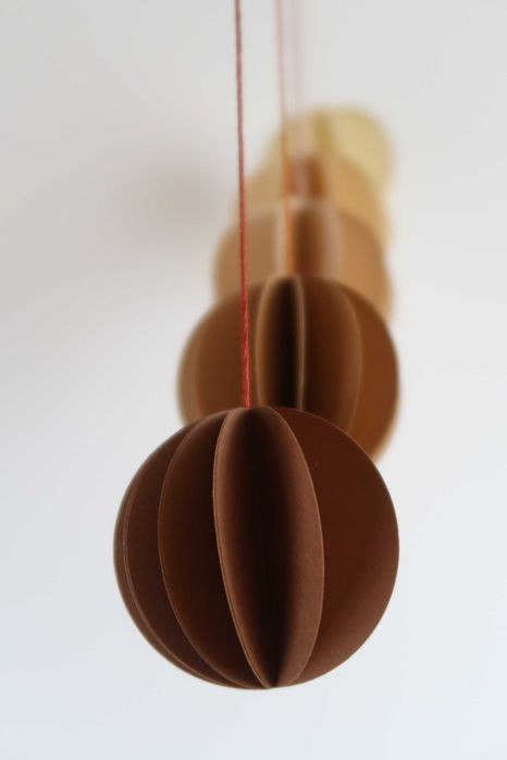 Karuzela do łóżeczka - Mobil Montessori GOBBI Beżowy od 7 tygodnia