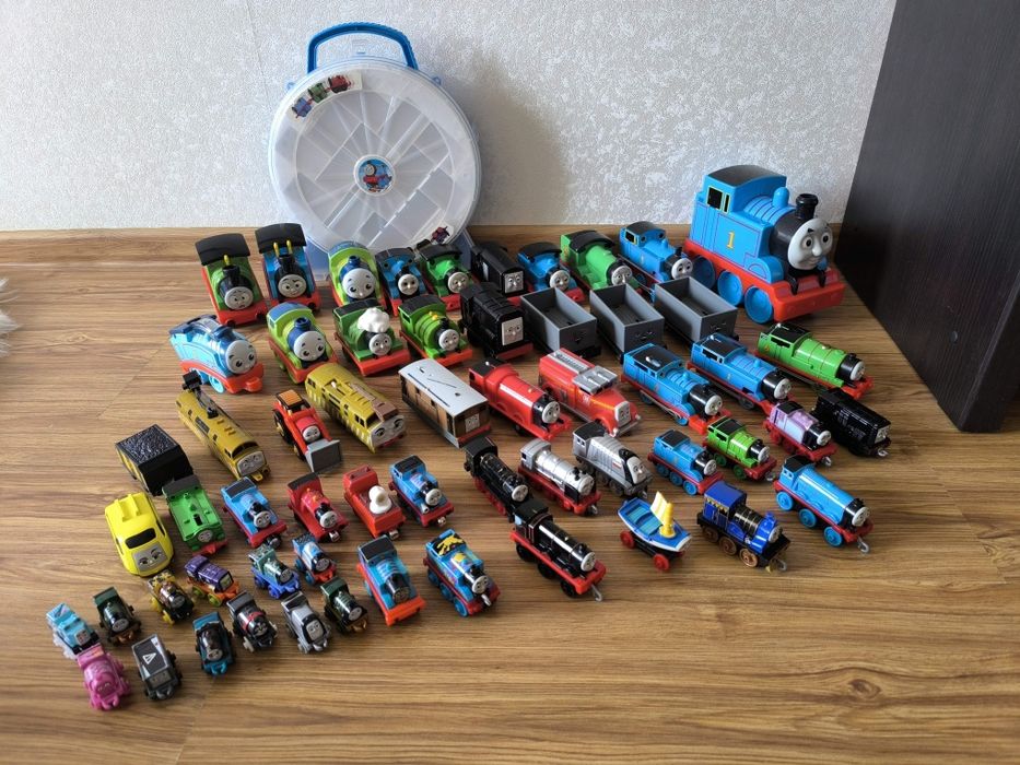 Фірмовий паровозик поїзд Томас Thomas and friends