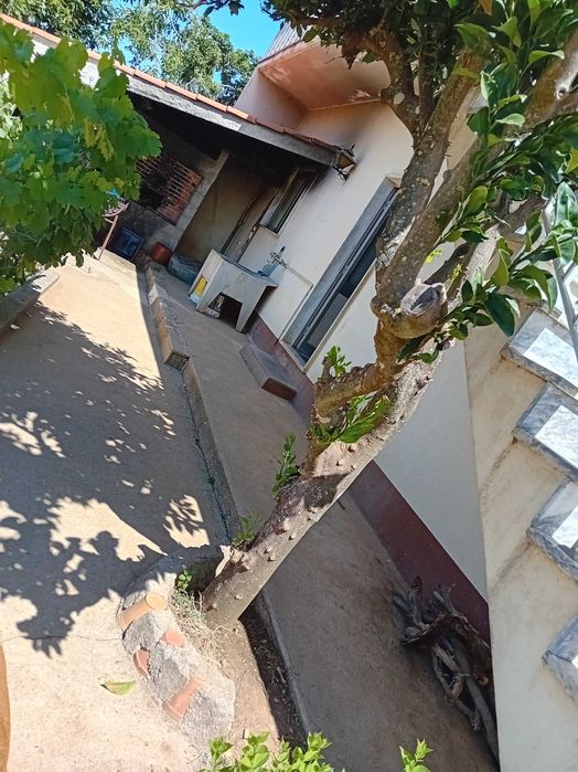 Continua Disponivel - Vendo moradia bifamiliar com terreno no Estreito