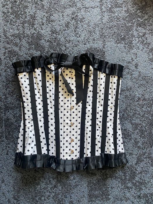 Corset feito a mão branco e preto