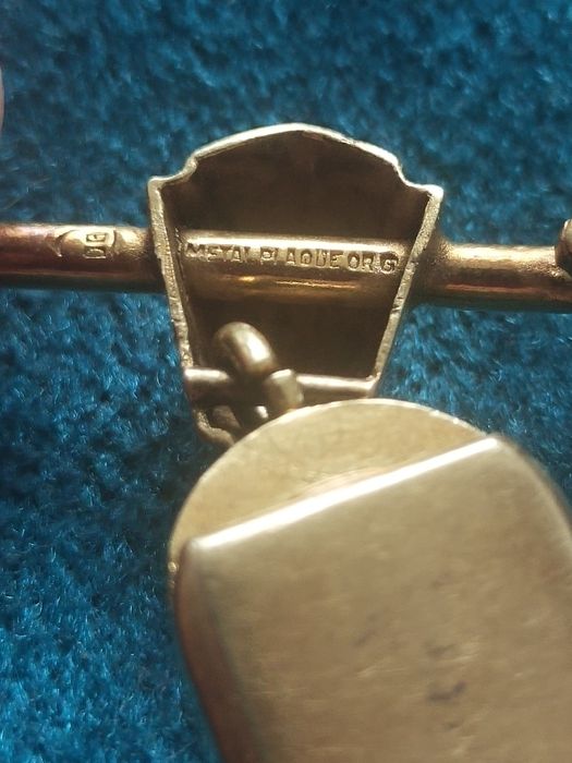 Часы-брошь Швейцария Juvenia 50 годов позолоченные