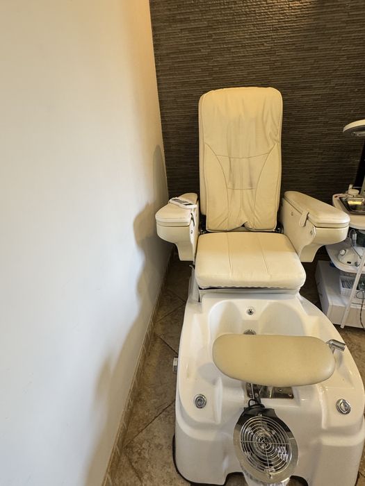Fotel do pedicure z masażem