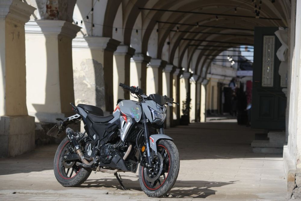 Мотоцикл Lifan sr220