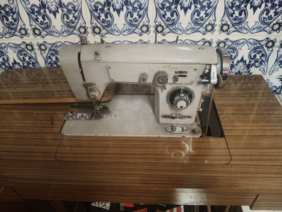 Maquina de costura antiga