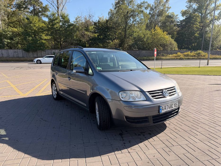 Volkswagen touran